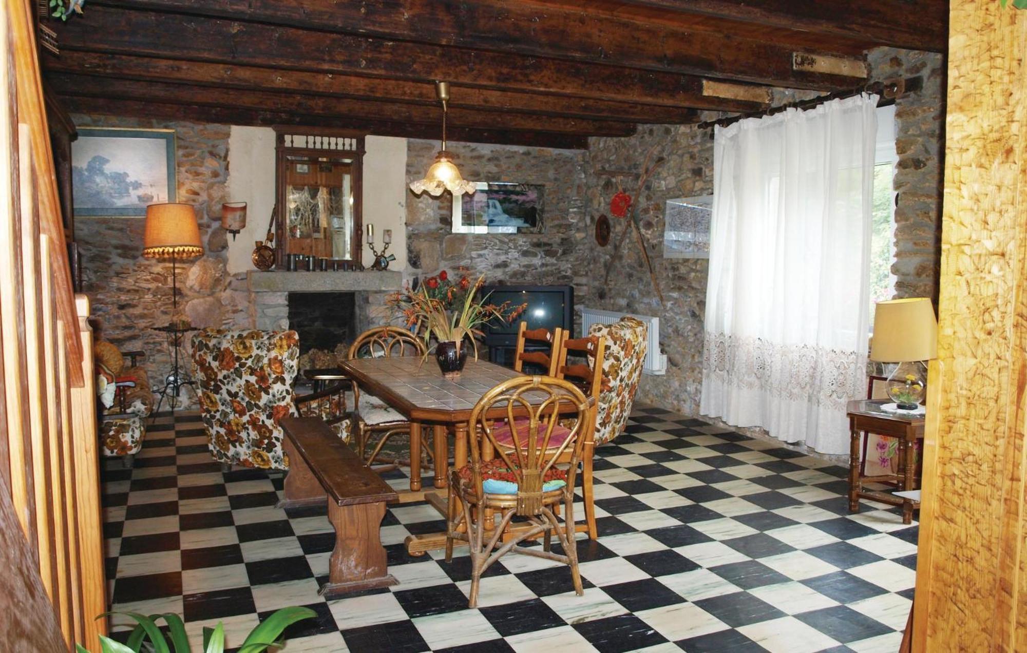 Lovely Home In Le Faouet With Kitchen Eksteriør bilde
