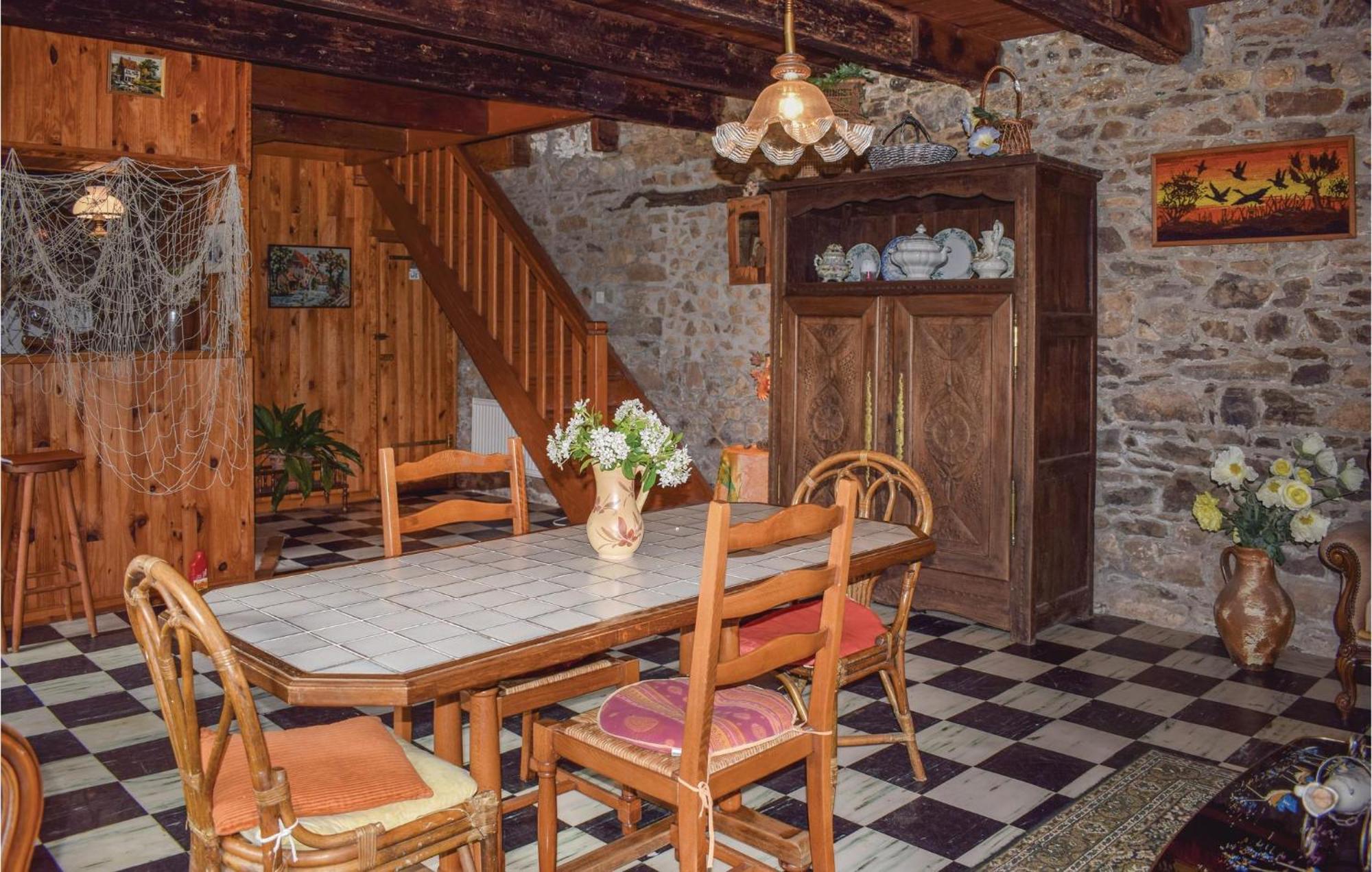 Lovely Home In Le Faouet With Kitchen Eksteriør bilde