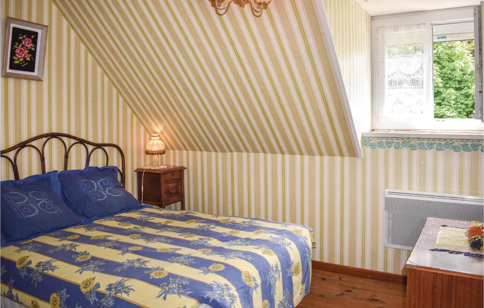 Lovely Home In Le Faouet With Kitchen Eksteriør bilde