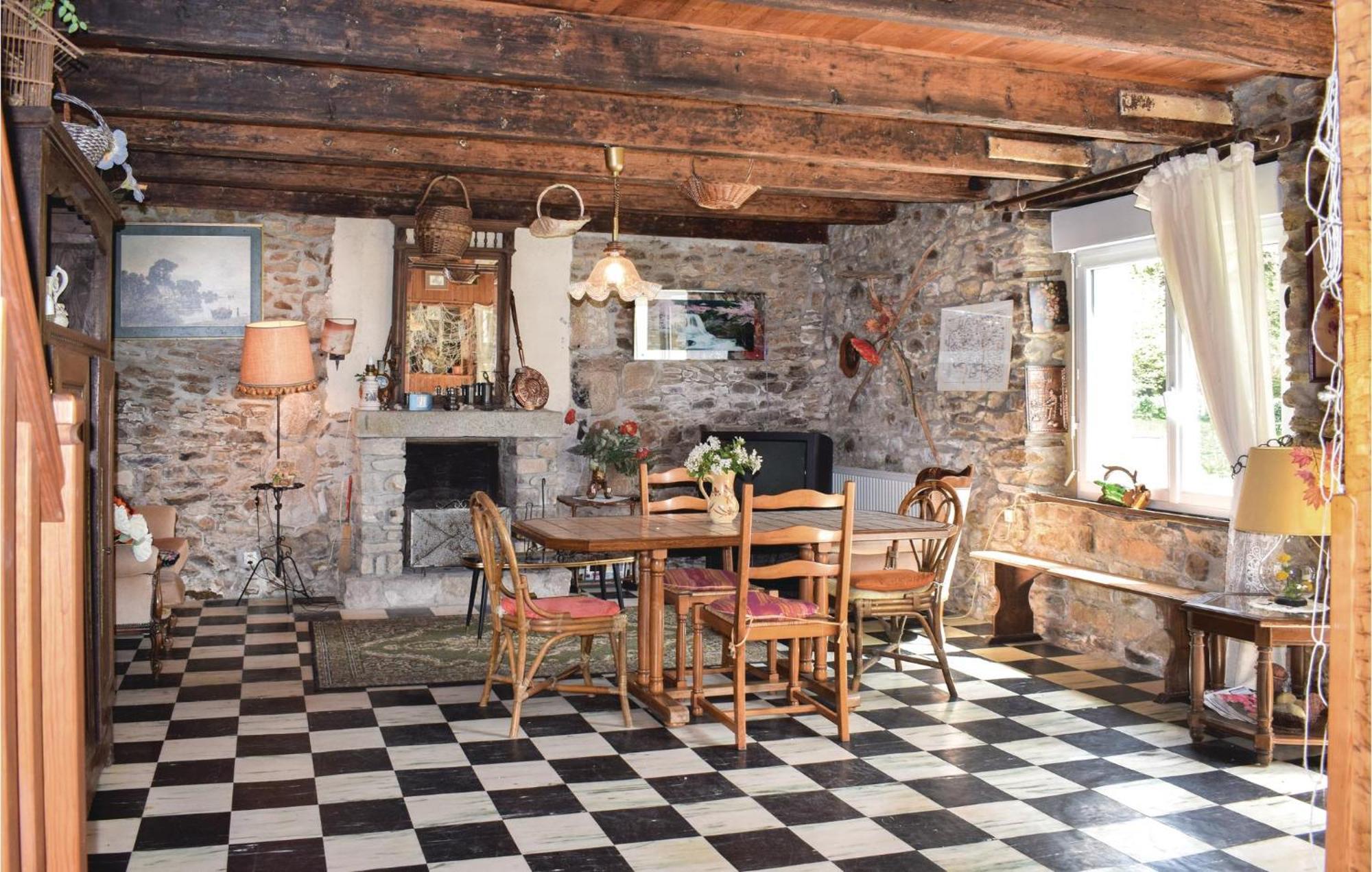 Lovely Home In Le Faouet With Kitchen Eksteriør bilde